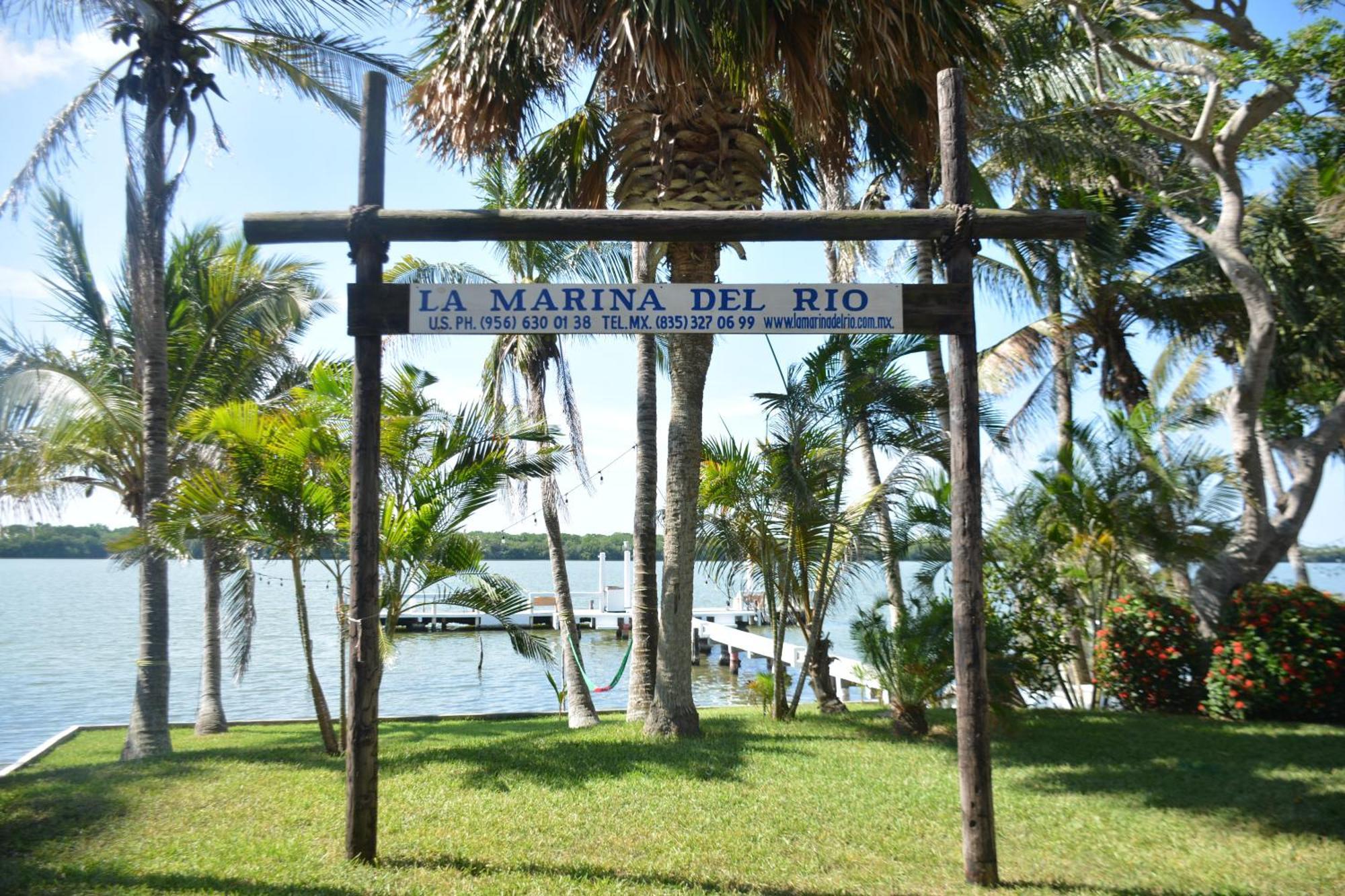 Hotel La Marina Del Rio La Pesca Kültér fotó